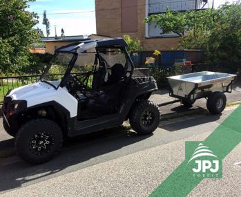 UTV Polaris und Anhänger Gärtner